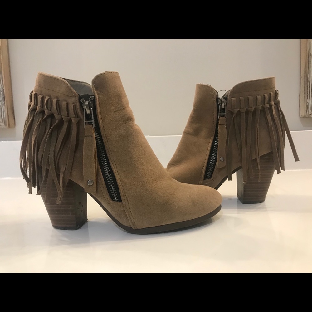 Fringe boots